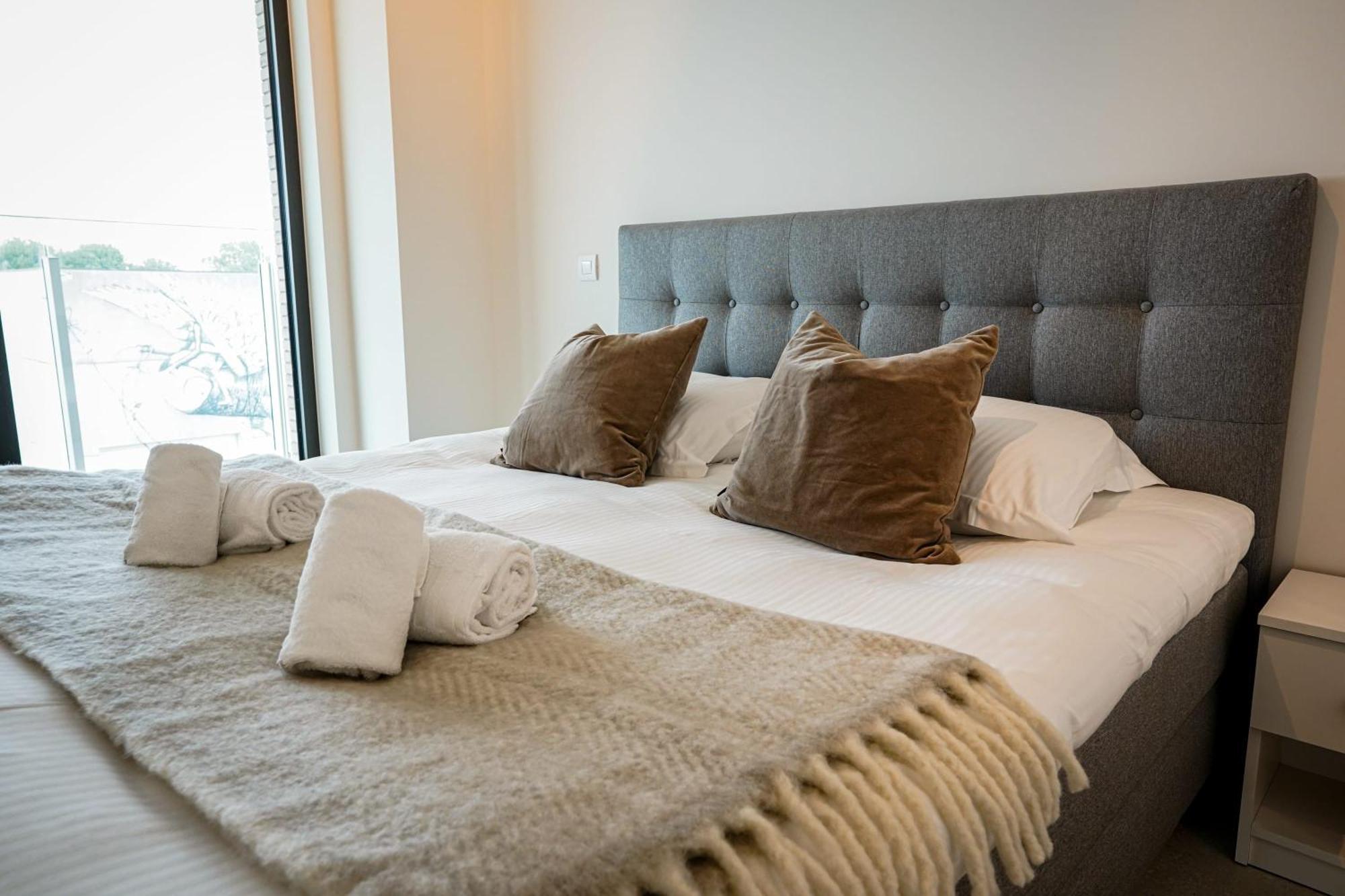 Huswell - Beautiful Apartment With Communal Pool And Gym Остенде Екстер'єр фото