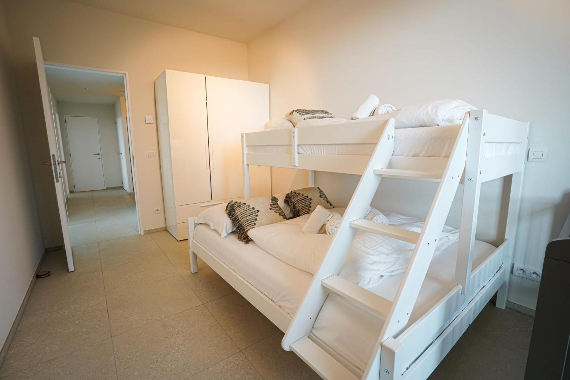 Huswell - Beautiful Apartment With Communal Pool And Gym Остенде Екстер'єр фото