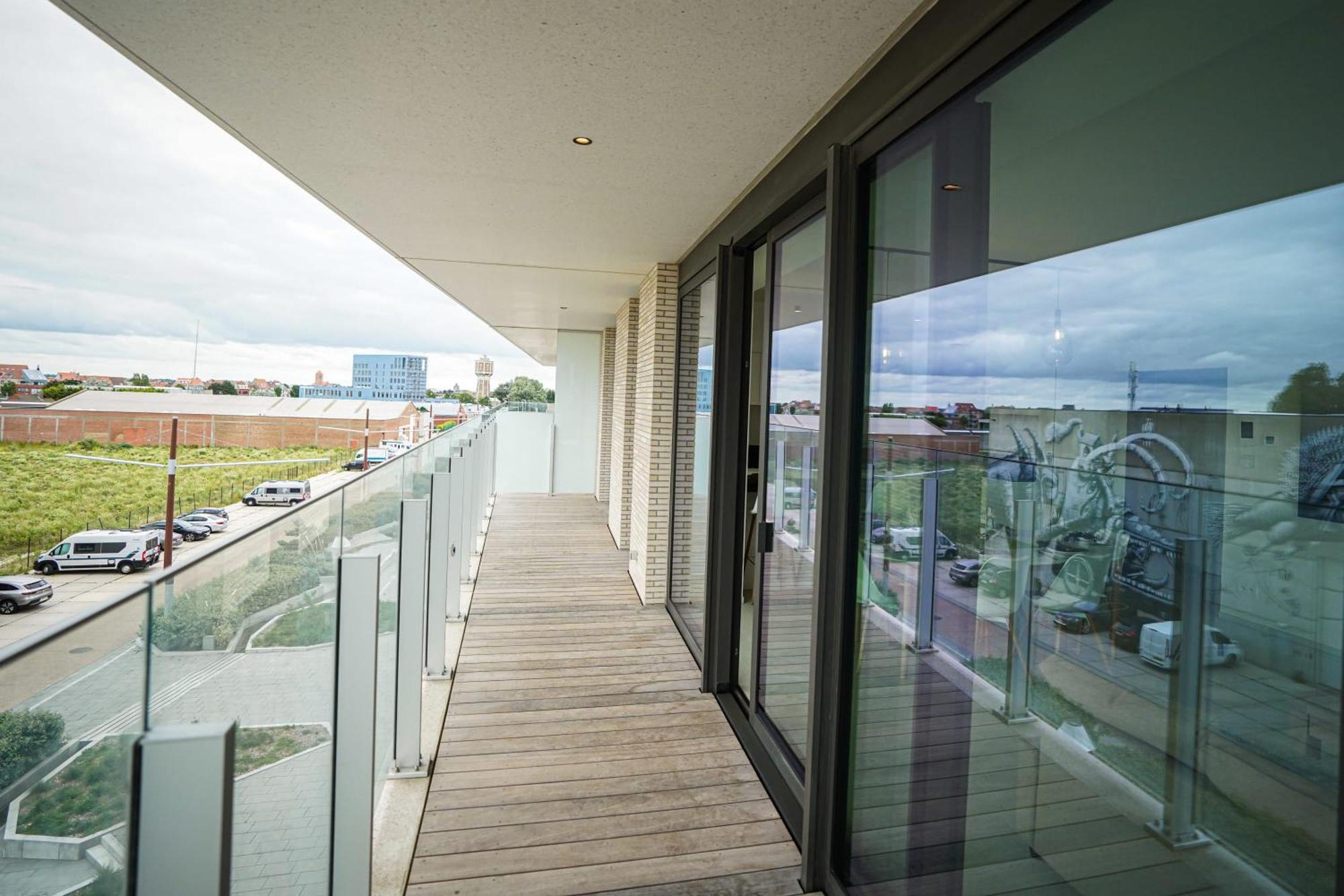 Huswell - Beautiful Apartment With Communal Pool And Gym Остенде Екстер'єр фото