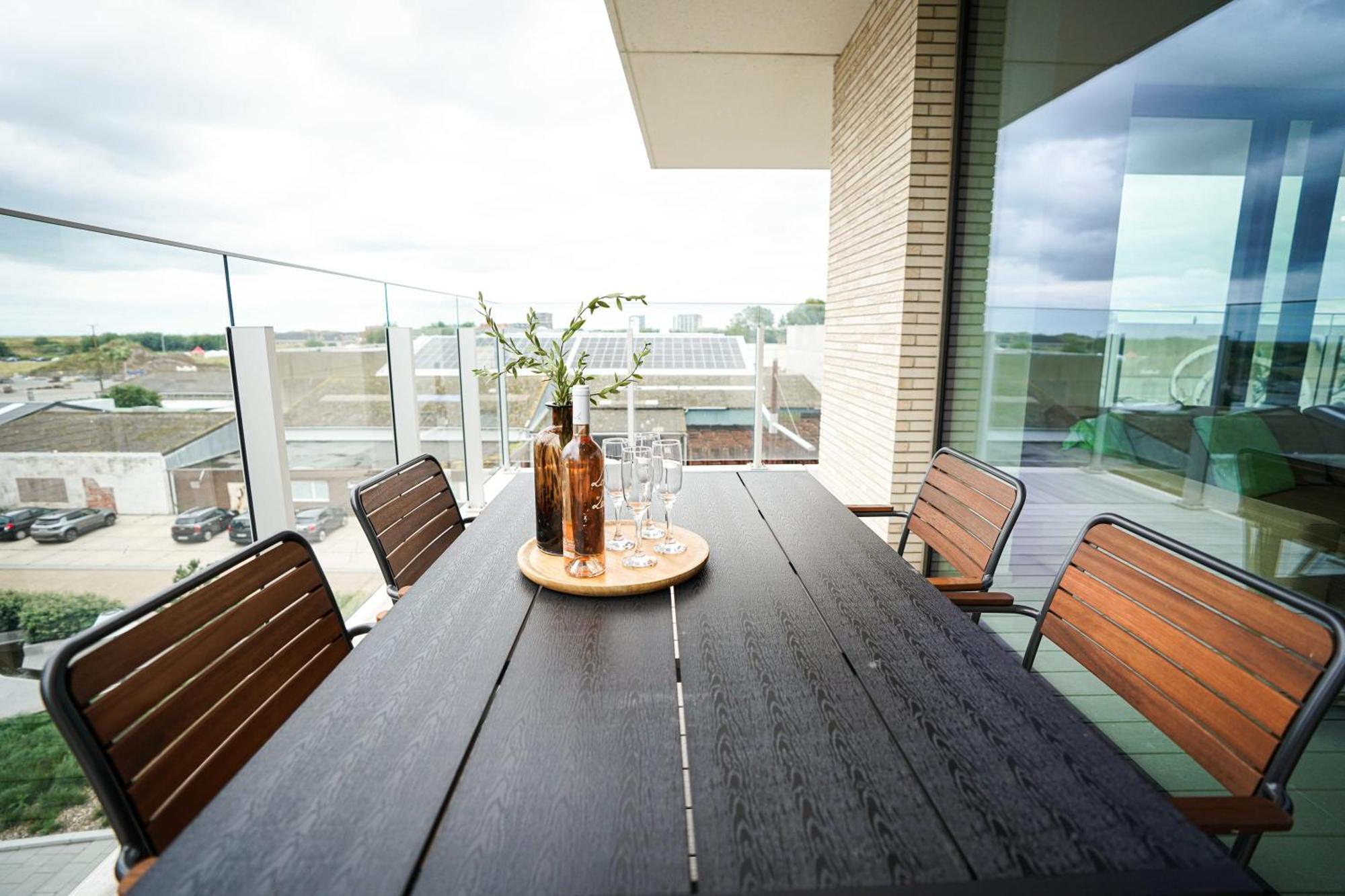 Huswell - Beautiful Apartment With Communal Pool And Gym Остенде Екстер'єр фото